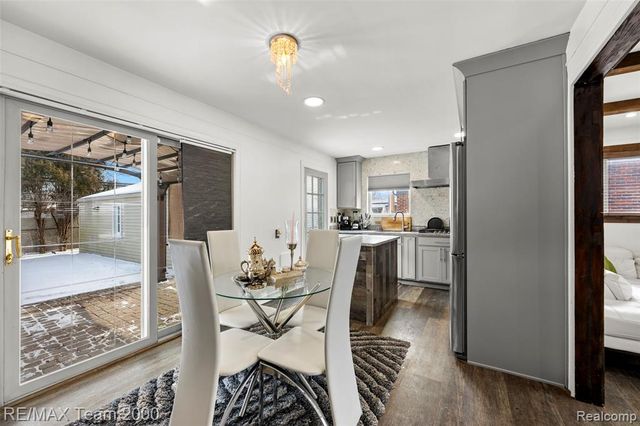 6336 Cambourne Road, Dearborn Heights, MI 48127