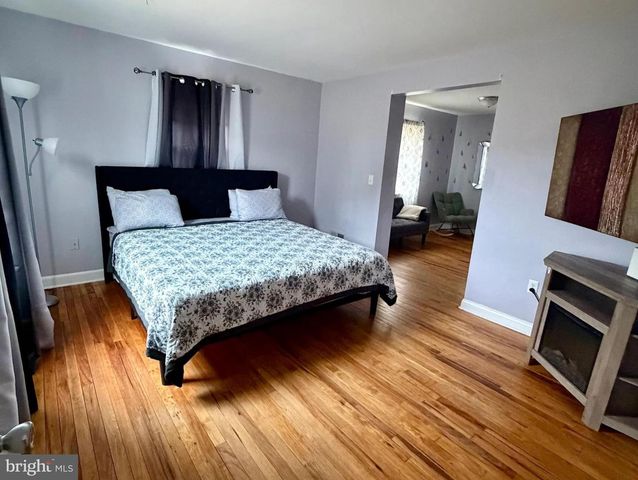 2001 SHIPLEY RD, Wilmington, DE 19803