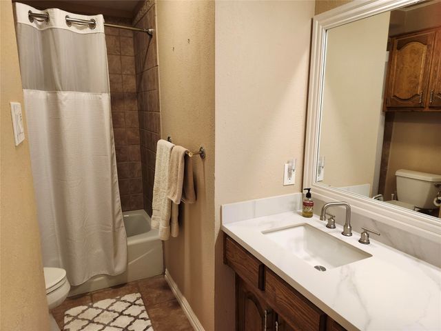 2112 Hunters Ridge, Carrollton, TX 75006