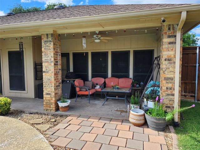 2112 Hunters Ridge, Carrollton, TX 75006