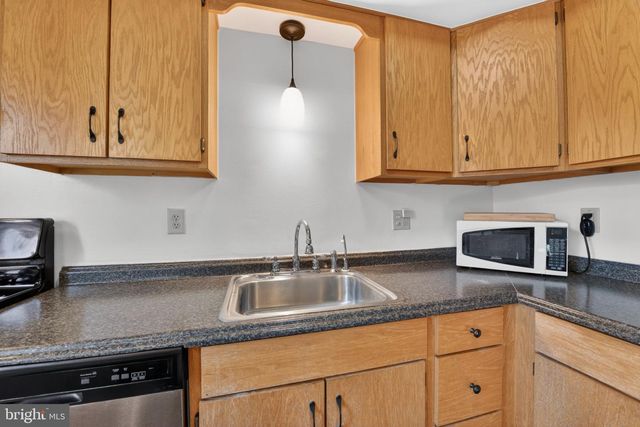 69-4 AZALEA WAY, Reading, PA 19606