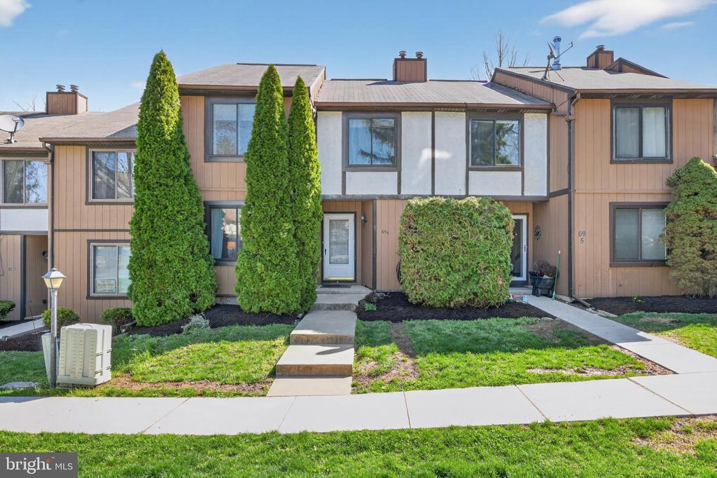 69-4 AZALEA WAY, Reading, PA 19606
