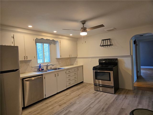 46 Galant Drive, Warwick, RI 02886