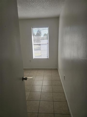 701 W BERESFORD ROAD, Deland, FL 32720