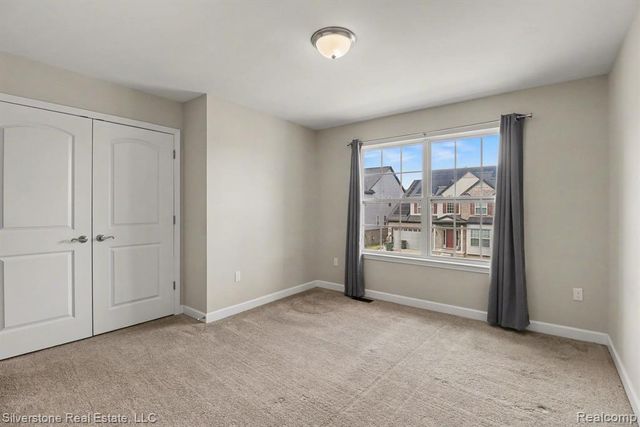 1143 Decker Drive, Lake Orion, MI 48359