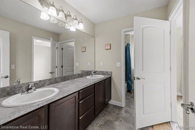 1143 Decker Drive, Lake Orion, MI 48359