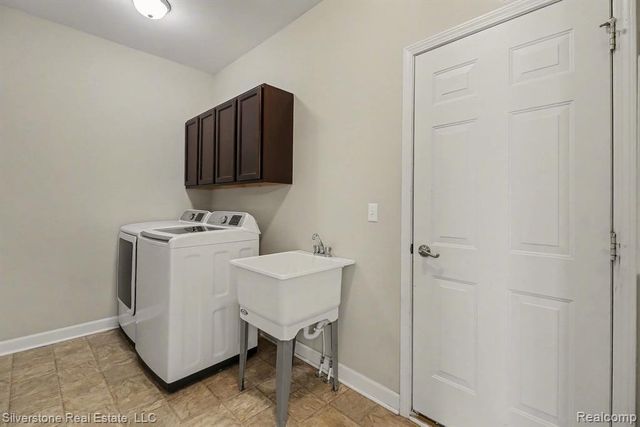 1143 Decker Drive, Lake Orion, MI 48359