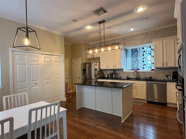 7406 Curly Leaf CV, Austin, TX 78750