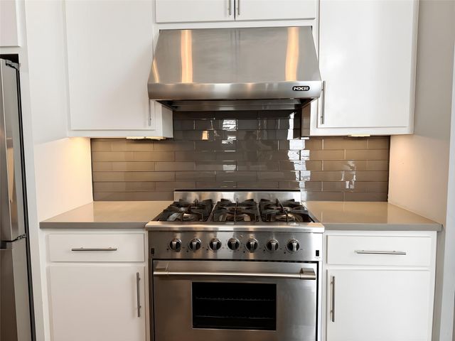 2115 Detering Street, Houston, TX 77007