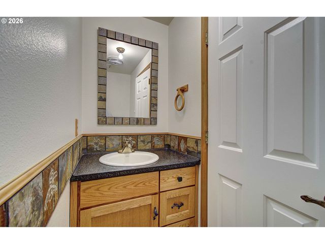 20301 Ne 225TH Ave, Brush Prairie, WA 98606