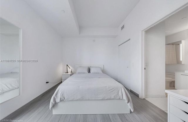 151 SE 1st St 1706, Miami, FL 33131