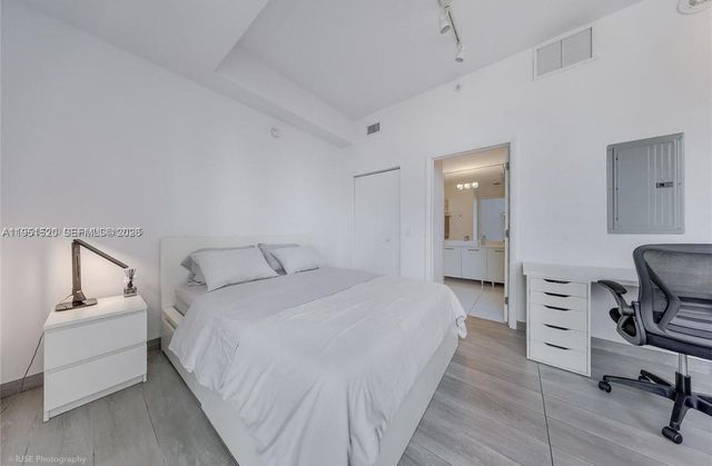 151 SE 1st St 1706, Miami, FL 33131