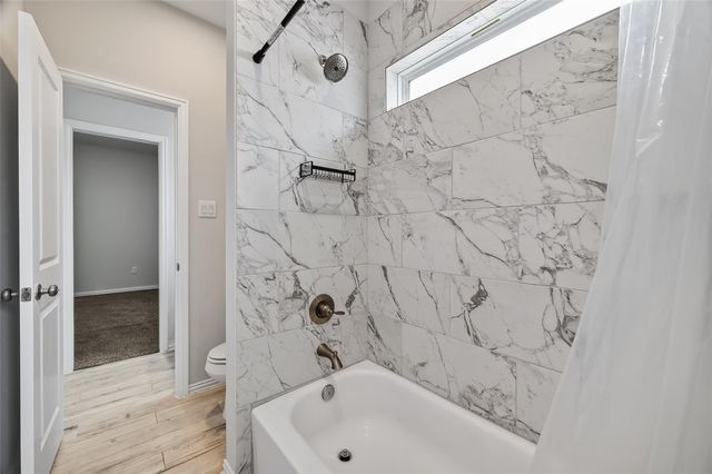 1411 Featherstone Street B, Houston, TX 77020