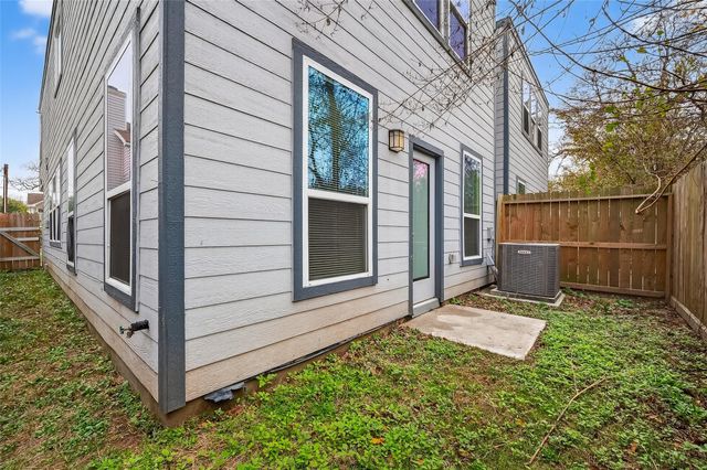 1411 Featherstone Street B, Houston, TX 77020