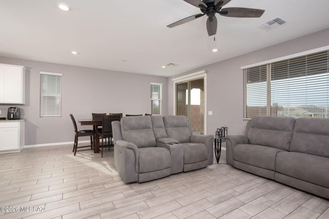 7904 S Bonanza Park Drive, Tucson, AZ 85747