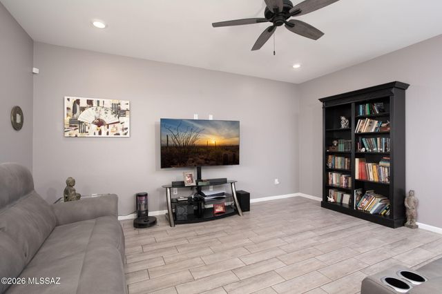 7904 S Bonanza Park Drive, Tucson, AZ 85747