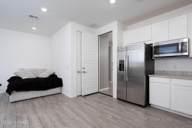 7904 S Bonanza Park Drive, Tucson, AZ 85747