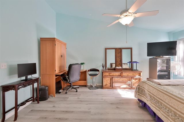 6400 46TH AVENUE N 71, Kenneth City, FL 33709