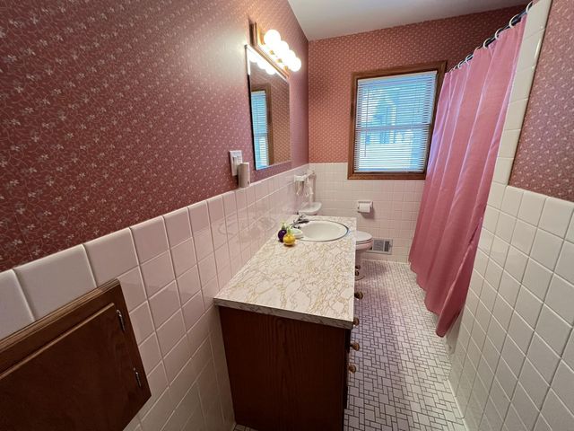 7441 Girard Avenue S, Richfield, MN 55423