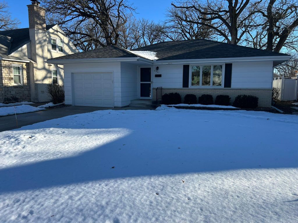 7441 Girard Avenue S, Richfield, MN 55423