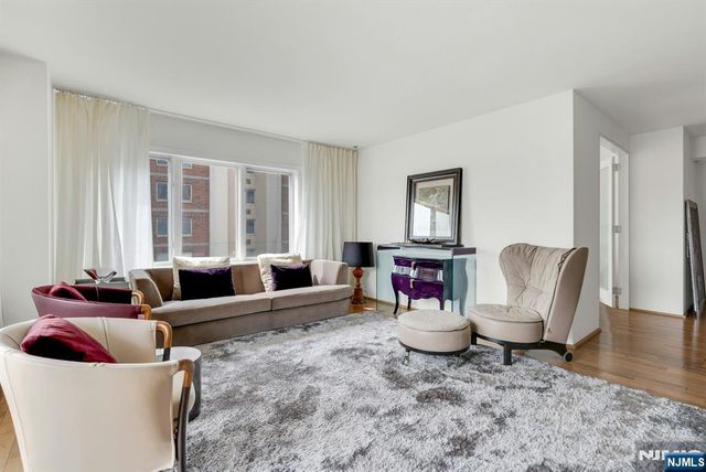 3219 City Place, Edgewater, NJ 07020