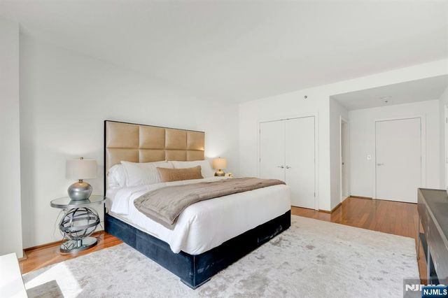 3219 City Place, Edgewater, NJ 07020