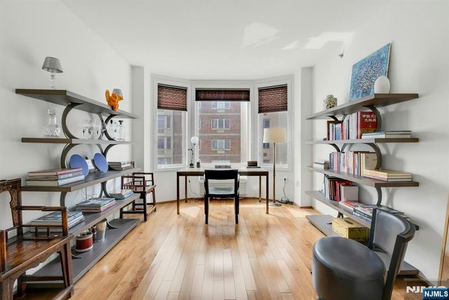 3219 City Place, Edgewater, NJ 07020