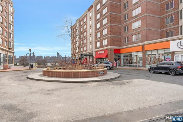 3219 City Place, Edgewater, NJ 07020