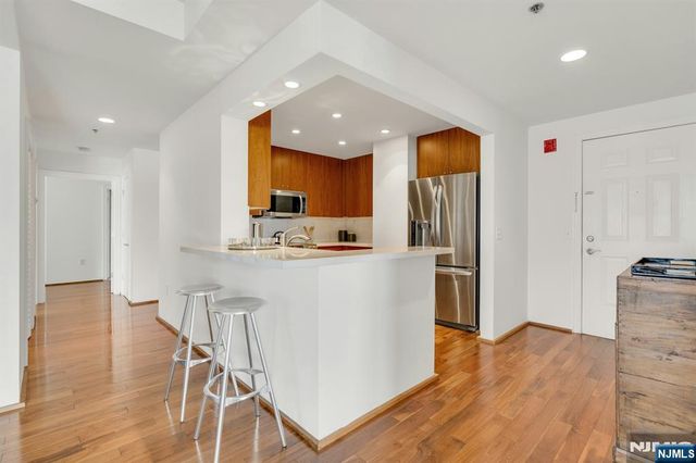 3219 City Place, Edgewater, NJ 07020