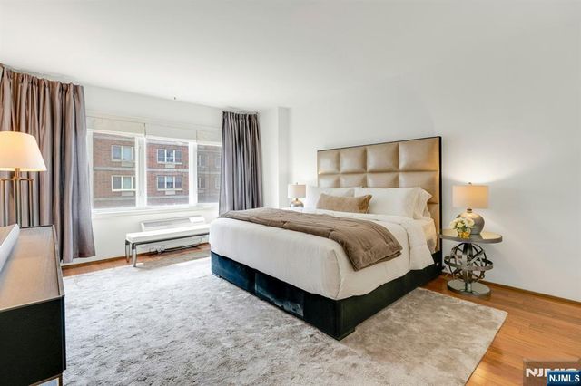 3219 City Place, Edgewater, NJ 07020