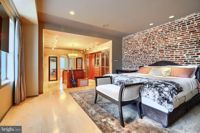 1301 HULL ST, Baltimore, MD 21230