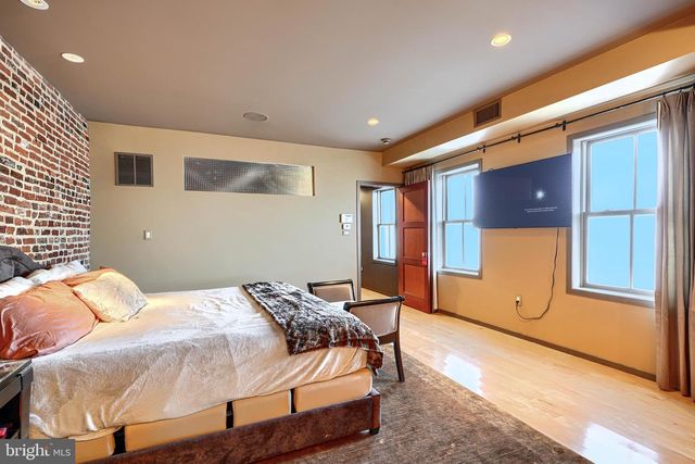 1301 HULL ST, Baltimore, MD 21230