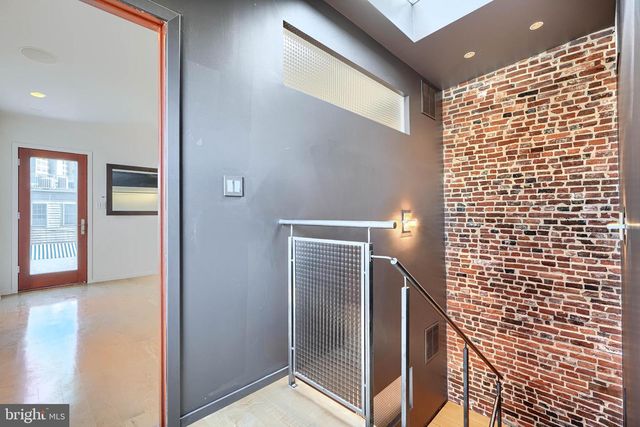 1301 HULL ST, Baltimore, MD 21230