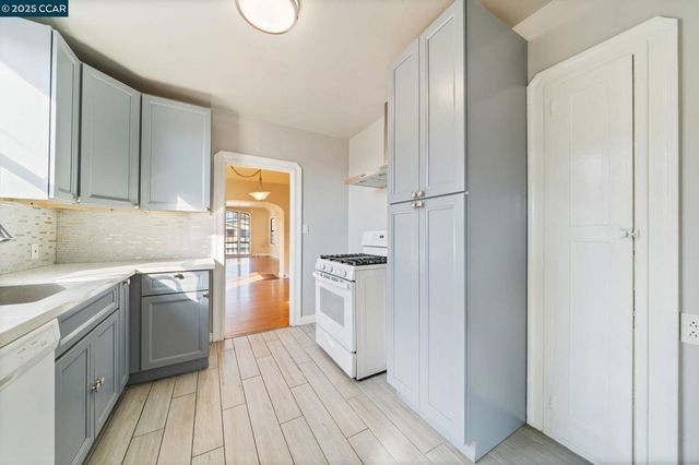 2380 107th Avenue, Oakland, CA 94603