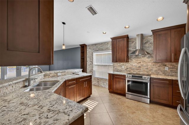 11207 SUMMER STAR DRIVE, Riverview, FL 33579