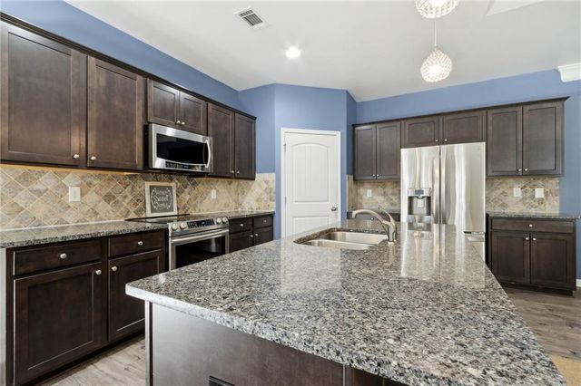 1995 Villa Spring Court, Dacula, GA 30019