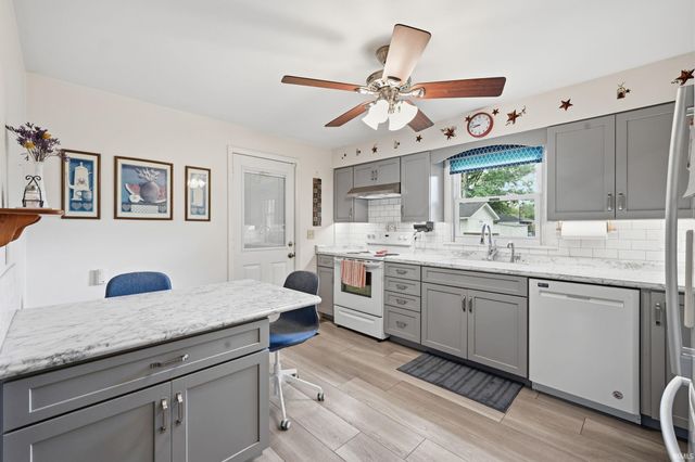 3914 N Lanewood Drive, Muncie, IN 47304