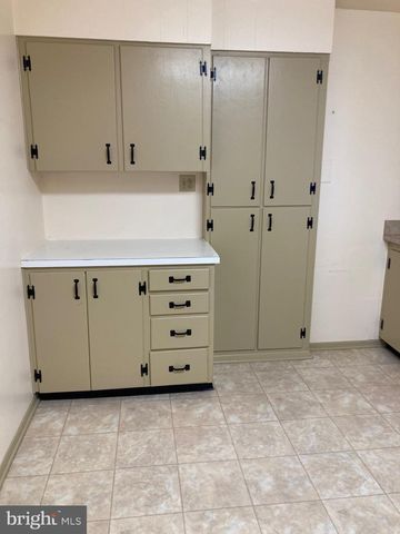 10 MOLLER PKWY #B, Hagerstown, MD 21742