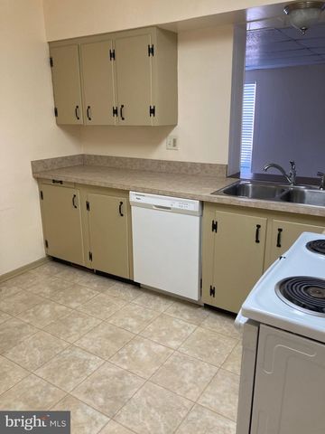 10 MOLLER PKWY #B, Hagerstown, MD 21742