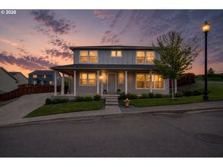2307 E 6TH St, La Center, WA 98629