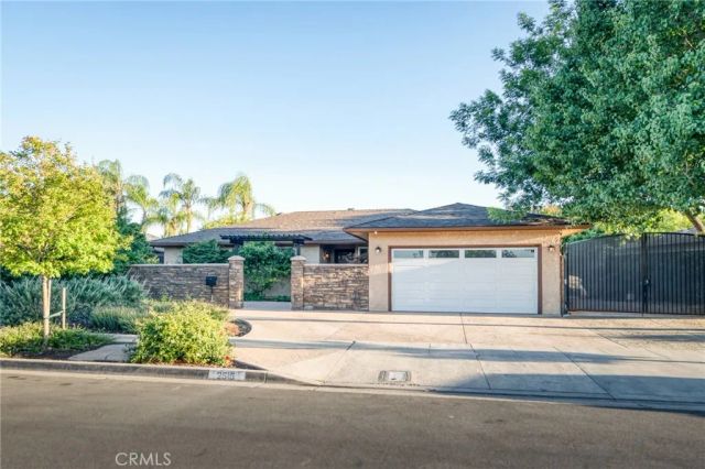 2515 E Los Altos, Fresno, CA 93710