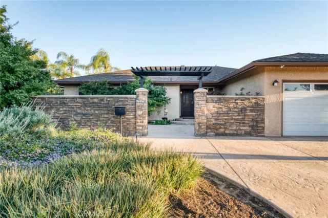 2515 E Los Altos, Fresno, CA 93710