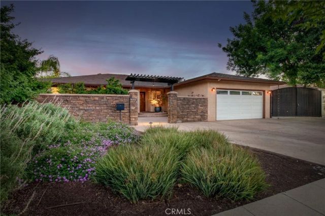 2515 E Los Altos, Fresno, CA 93710