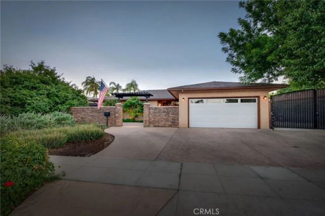 2515 E Los Altos, Fresno, CA 93710