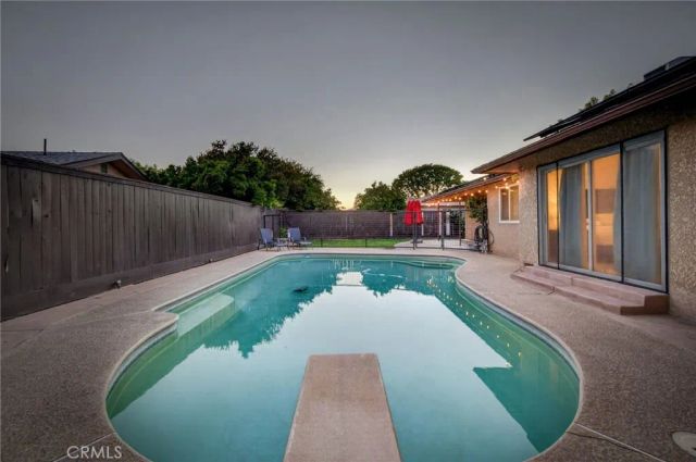 2515 E Los Altos, Fresno, CA 93710