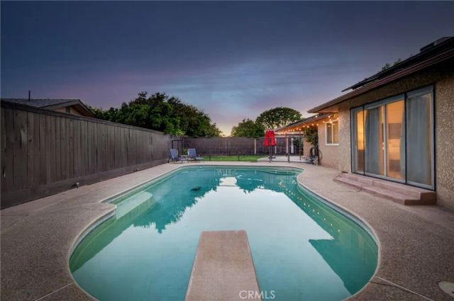 2515 E Los Altos, Fresno, CA 93710