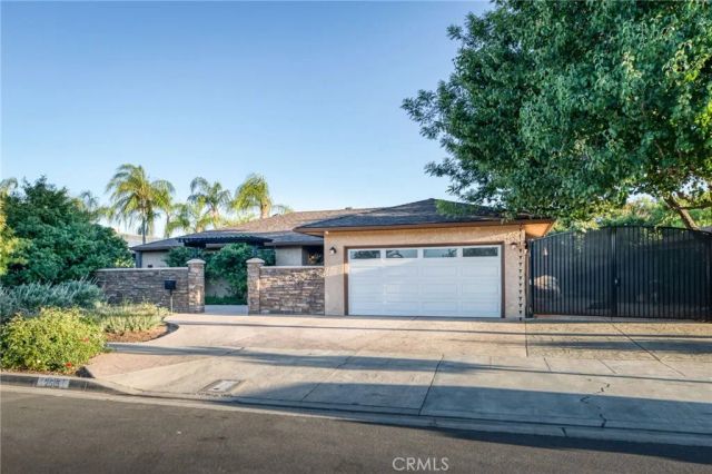2515 E Los Altos, Fresno, CA 93710
