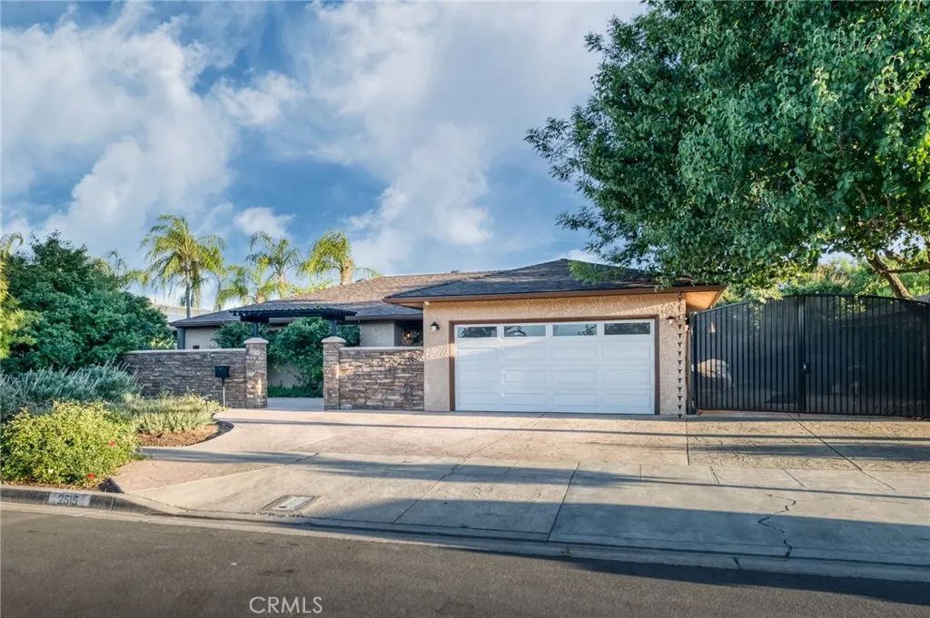2515 E Los Altos, Fresno, CA 93710