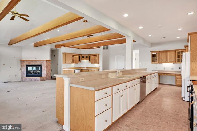57 ARBORETUM RD, Bernville, PA 19506