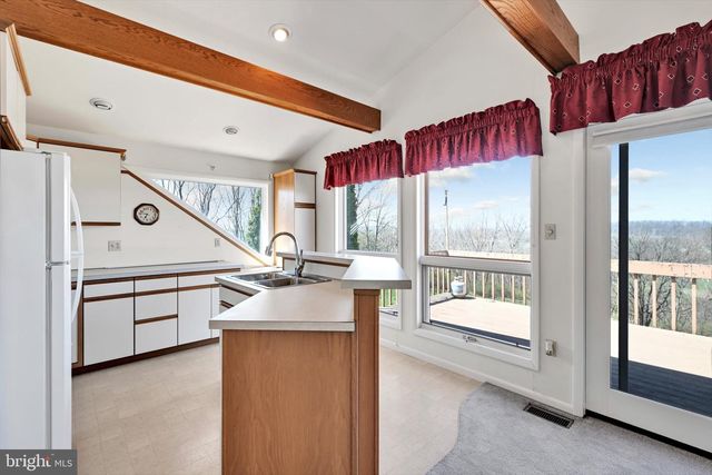 57 ARBORETUM RD, Bernville, PA 19506
